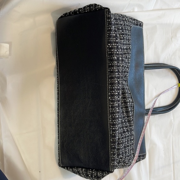 Estes Lauder women’s leather and tweed fabrics with 2 leather handles - Picture 8 of 9